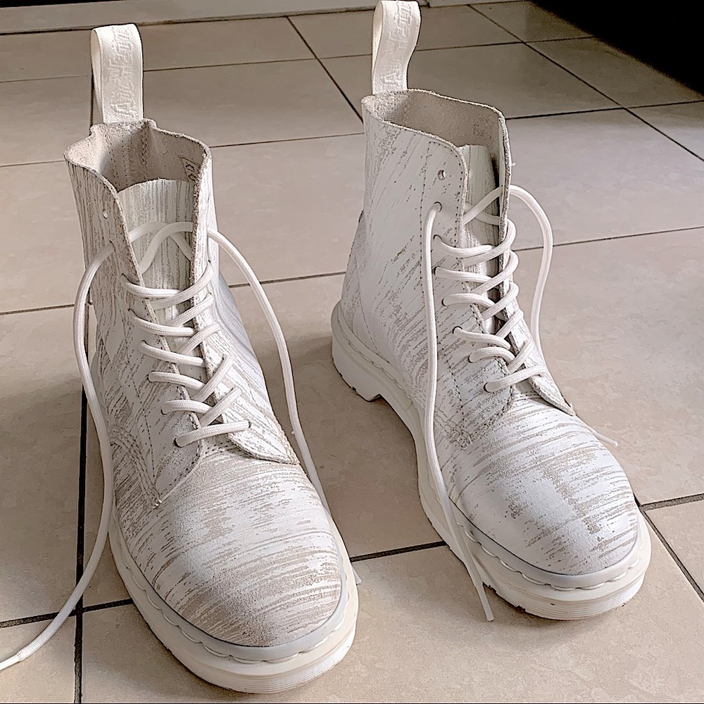 Dr. Martens White Combat boot - Unisex